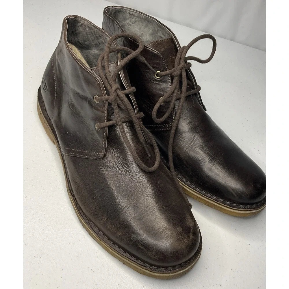 UGG Leighton Chukka Boot 3275 Leather Shoes Chocolate Brown 2 eye Men Sz 12‎